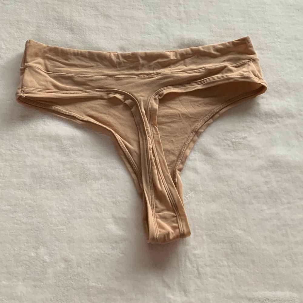Skims SUMMER MESH MID WAIST THONG - Picture 5 of 5